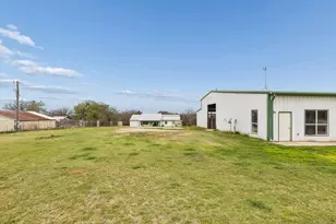 1087 Co Rd 2395, Alvord, TX 76225 - Photo 26