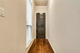 2452 Embleton Dr, Lewisville, TX 75067 - Photo 4