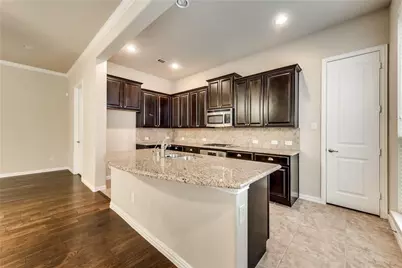 2452 Embleton Drive, Lewisville, TX 75067 - Photo 10