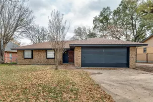 813 Green Pastures Dr, Cedar Hill, TX 75104 - Photo 1