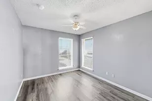 1222 W Hudgins St, Grapevine, TX 76051 - Photo 14