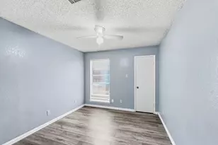 1222 W Hudgins St, Grapevine, TX 76051 - Photo 16