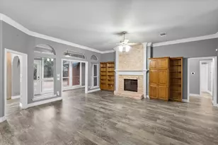 303/305 Cecile Ct, Arlington, TX 76013 - Photo 4