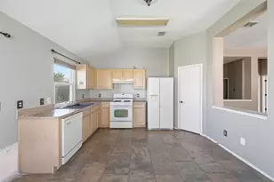 7411 Marsland Ln, Arlington, TX 76001 - Photo 10