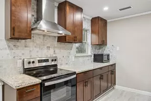 1705 Bobbie Ln, Garland, TX 75042 - Photo 10