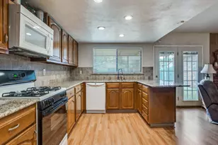 3513 Clover Meadow Dr, Garland, TX 75043 - Photo 8