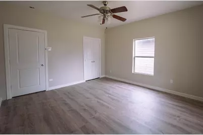 2206 Chestnut Avenue, Fort Worth, TX 76164 - Photo 6