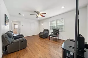 1736 Kirkwood Dr, Garland, TX 75041 - Photo 4