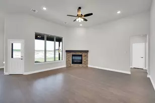 124 Lila Lk Dr, Waxahachie, TX 75165 - Photo 6