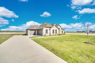 124 Lila Lk Dr, Waxahachie, TX 75165 - Photo 4