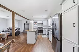 265 N Trinity Ave, Emhouse, TX 75110 - Photo 8