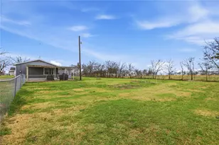265 N Trinity Ave, Emhouse, TX 75110 - Photo 26