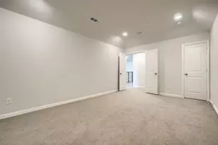 4952 White Lion Ln, Carrollton, TX 75010 - Photo 32