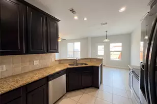 949 Wellington Dr, Lewisville, TX 75067 - Photo 14