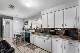 3524 Fossil Dr, Fort Worth, TX 76111 - Photo 10