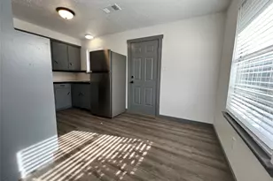 2526 Louise St, Denton, TX 76201 - Photo 6