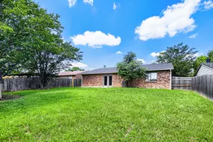 804 Netherland Dr, Arlington, TX 76017 - Photo 2