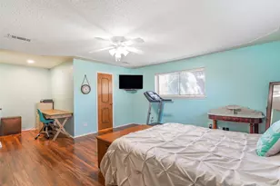 1822 E Cedar Elm Dr, Arlington, TX 76012 - Photo 16