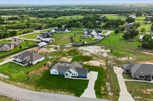 121 Bluegrass Trl, Springtown, TX 76082 - Photo 4