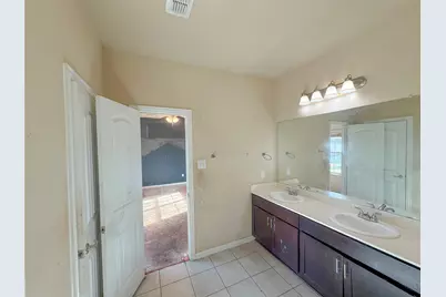 625 E Powell Avenue, Fort Worth, TX 76104 - Photo 22