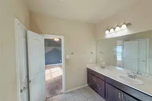 625 E Powell Ave, Fort Worth, TX 76104 - Photo 22