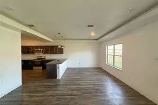 625 E Powell Ave, Fort Worth, TX 76104 - Photo 8