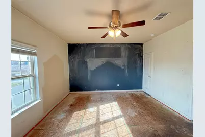 625 E Powell Avenue, Fort Worth, TX 76104 - Photo 18