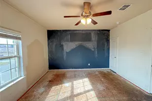 625 E Powell Ave, Fort Worth, TX 76104 - Photo 18