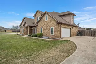 275 N Quail Run Dr, West, TX 76691 - Photo 4