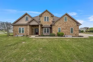 275 N Quail Run Dr, West, TX 76691 - Photo 2