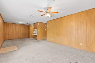 704 S Manson St, Wolfe City, TX 75496 - Photo 16