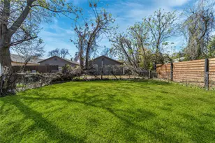 3817 Latimer St, Dallas, TX 75215 - Photo 4