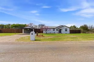 4933 Lewis Ave, Midlothian, TX 76065 - Photo 4