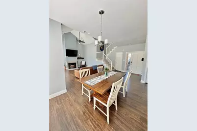 213 Cimarron Trail #1, Irving, TX 75063 - Photo 4