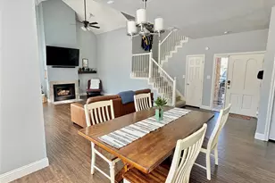 213 Cimarron Trail, Irving, TX 75063 - Photo 4