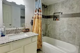 213 Cimarron Trail, Irving, TX 75063 - Photo 12