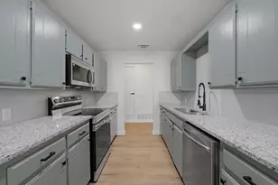 1204 Zahara St, Bowie, TX 76230 - Photo 6