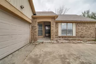 2621 Independence Dr, Mesquite, TX 75150 - Photo 2