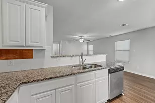 727 W Johnson St, Denison, TX 75020 - Photo 6