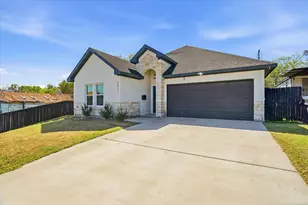 2521 NW 20th St, Fort Worth, TX 76106 - Photo 2