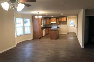 315 Water St, Whitesboro, TX 76273 - Photo 2