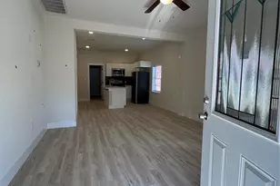 705 E 1st N St, Kaufman, TX 75142 - Photo 2