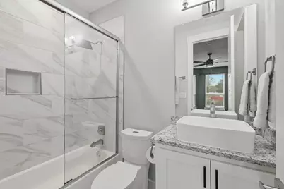 111 W Walters Street, Lewisville, TX 75057 - Photo 8