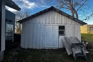 406 E Main St, Wortham, TX 76693 - Photo 22