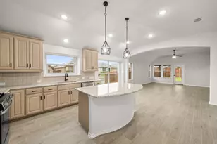 930 Madeline Ln, Cleburne, TX 76033 - Photo 8