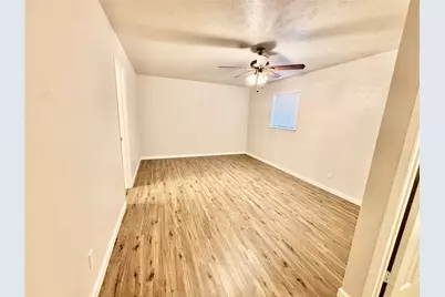 2813 Santa Monica Drive, Grand Prairie, TX 75052 - Photo 8