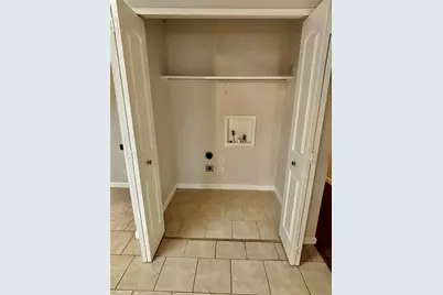 2813 Santa Monica Drive, Grand Prairie, TX 75052 - Photo 6