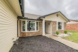 3808 Glengate Dr, Arlington, TX 76016 - Photo 4