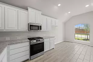 806 Misty Ln, Cleburne, TX 76033 - Photo 6