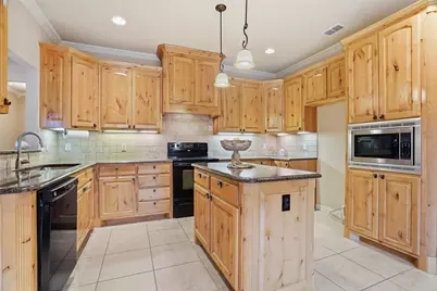 9420 Gleneagles Drive, Granbury, TX 76049 - Photo 10